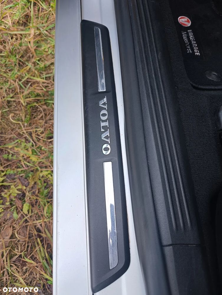 Volvo V40 T3 R Design - 38