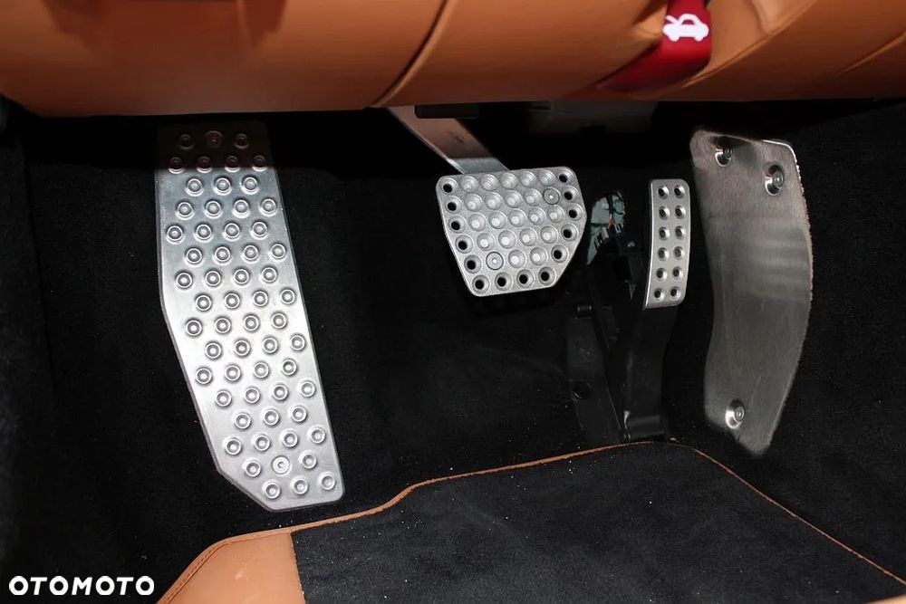 Ferrari 812 Superfast - 38