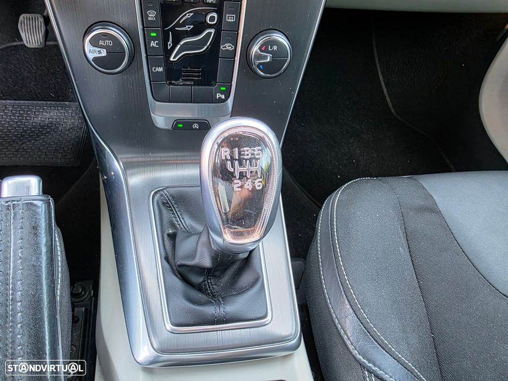 Volvo V40 1.6 D2 Momentum - 18