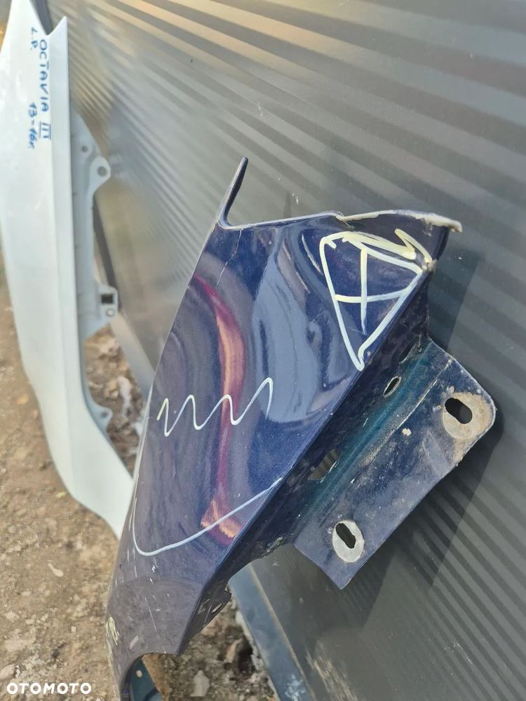 Błotnik Skoda Octavia III BIAŁY NIEBIESKI - 9