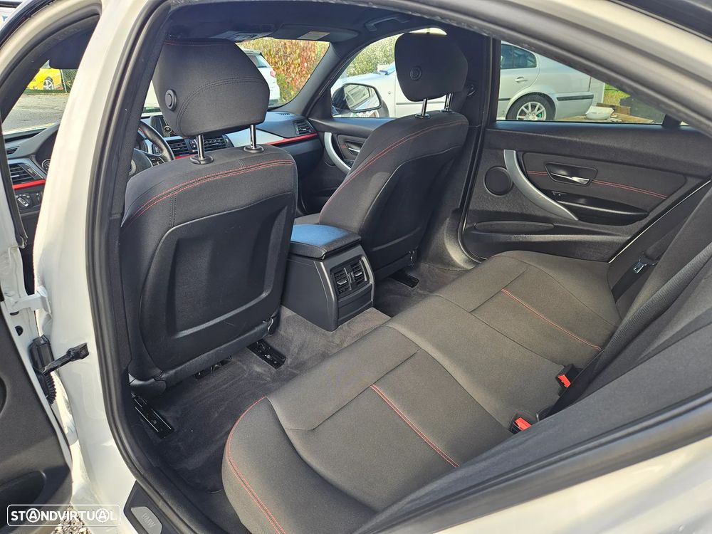 BMW 320 d Line Sport - 15