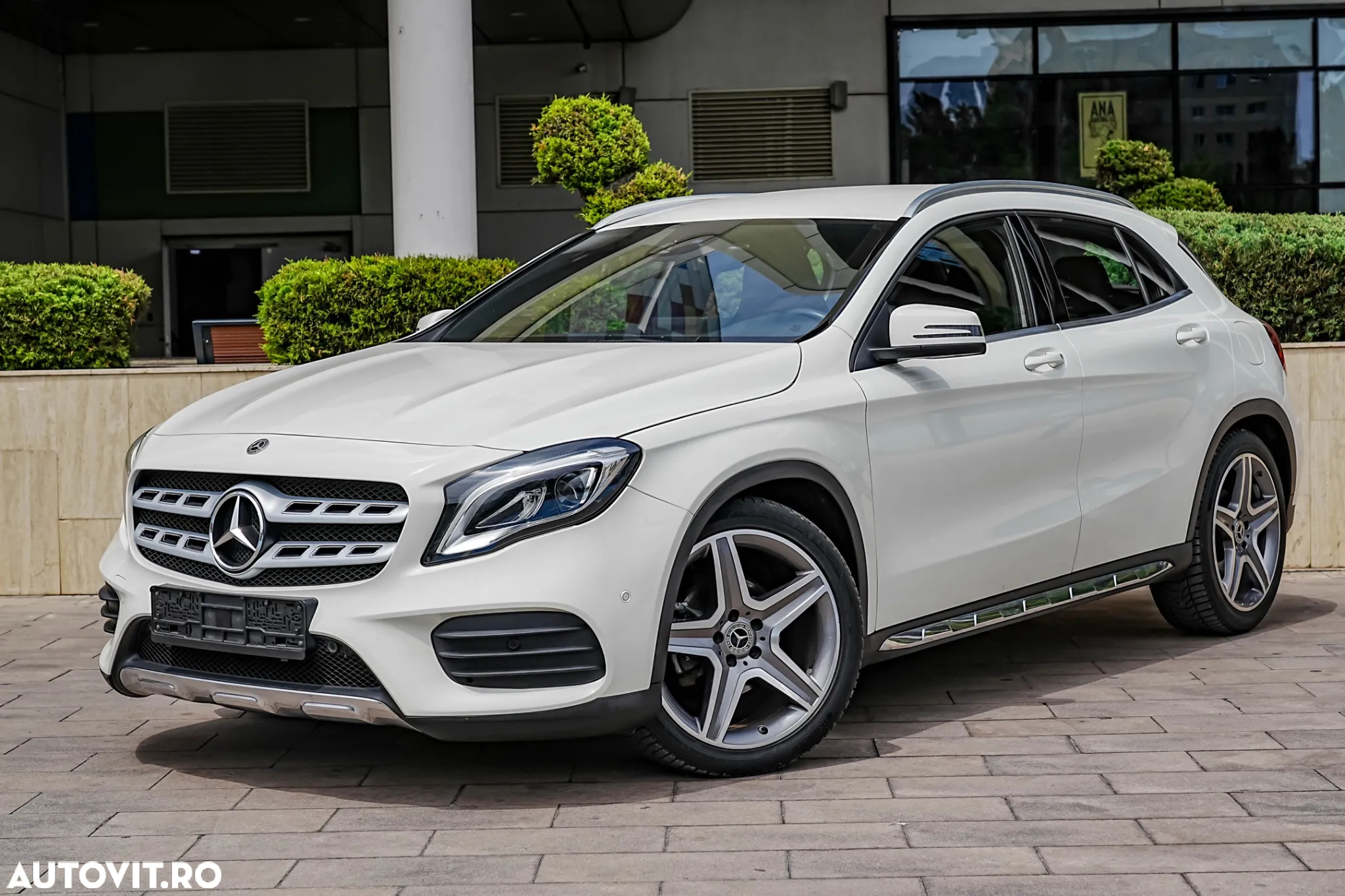 Mercedes-Benz GLA 180 7G-DCT AMG Line - 9