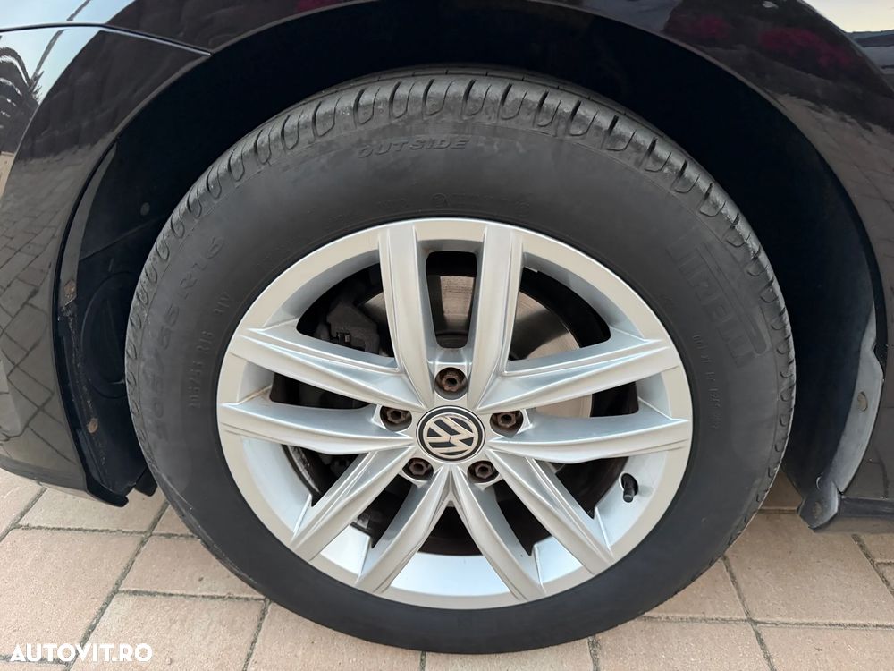 Volkswagen Golf 1.6 TDI DPF Comfortline - 22