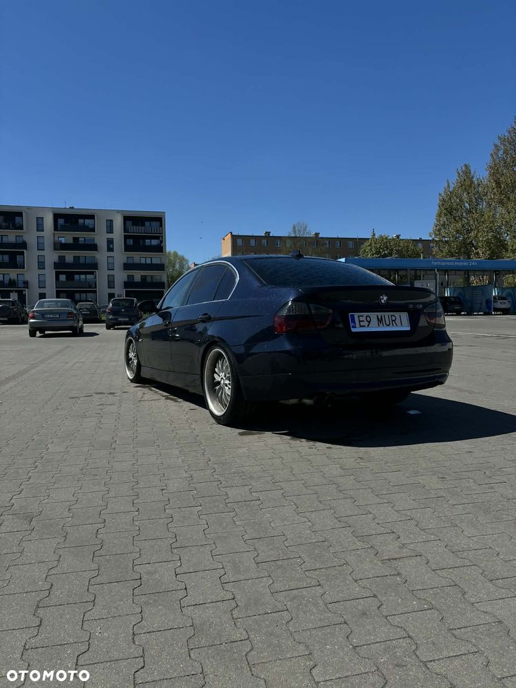 BMW Seria 3 330i - 4
