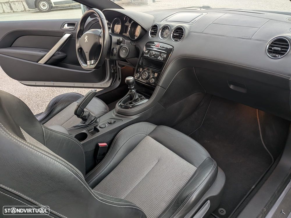 Peugeot RCZ 2.0 HDi FAP 165 - 16