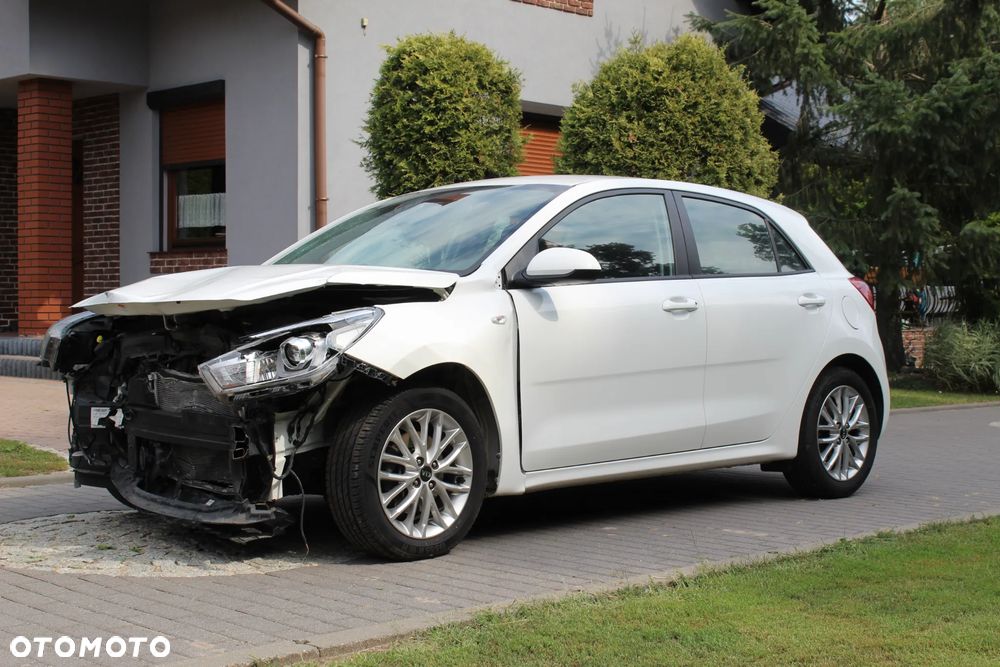 Kia Rio 1.2 Business Line - 10