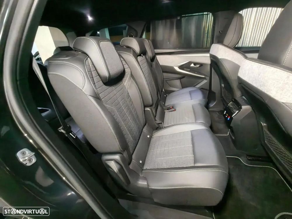 Peugeot e-5008 73 kWh GT — fotografia 26