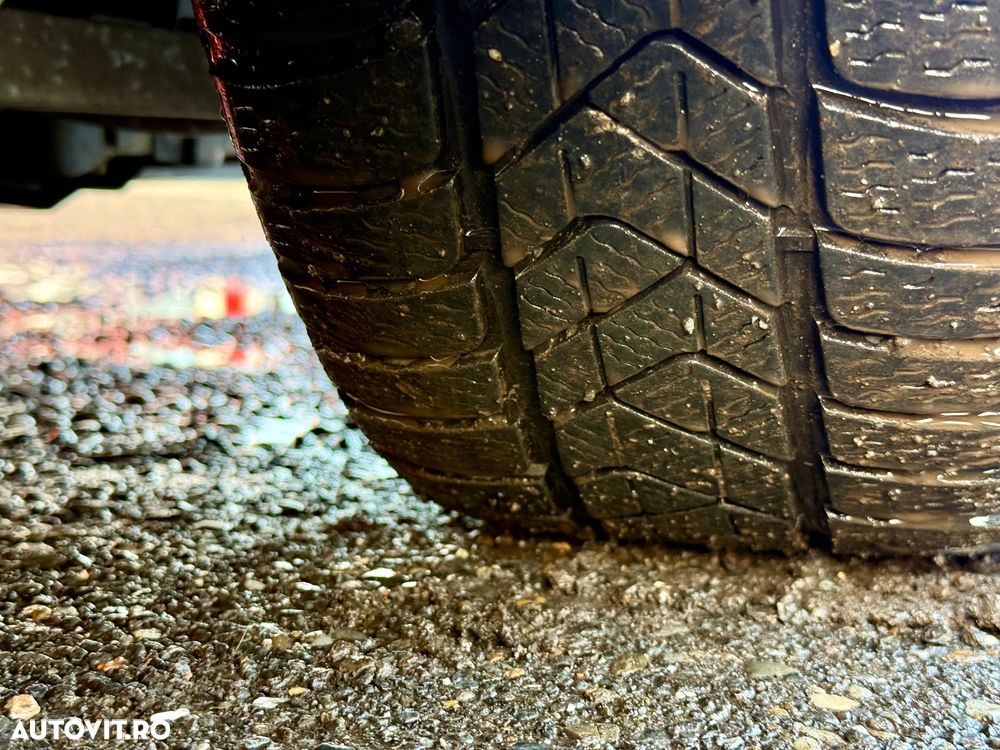 Mercedes-Benz B - 12