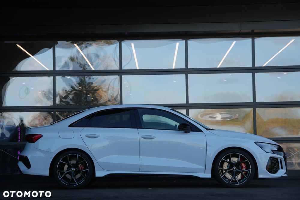 Audi RS3 Limousine TFSI Quattro S tronic - 6