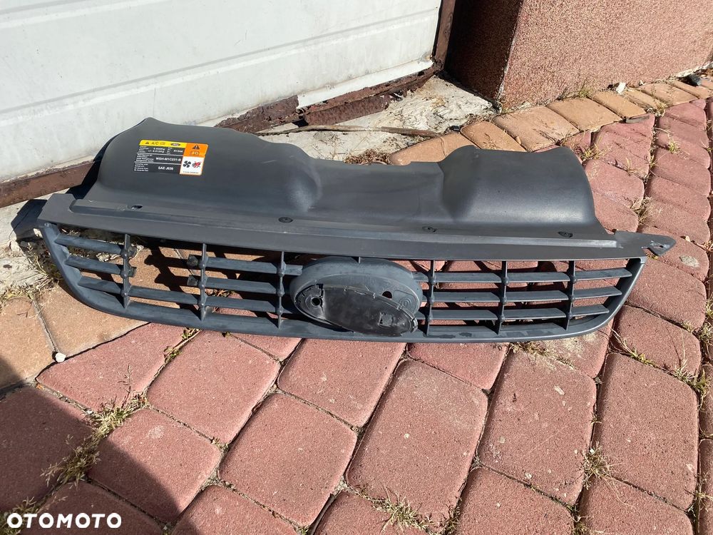 GRILL ATRAPA CHŁODNICY FORD FOCUS MK2 8M518200
