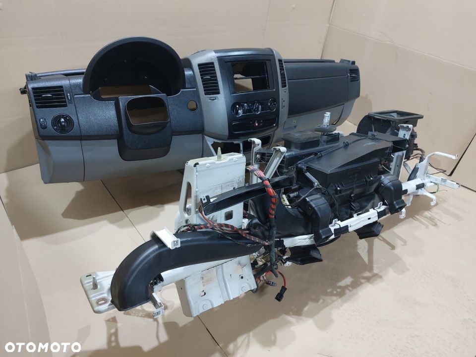 CRAFTER SPRINTER KONSOLA DESKA STELAŻ NAGRZEWNICA - 9