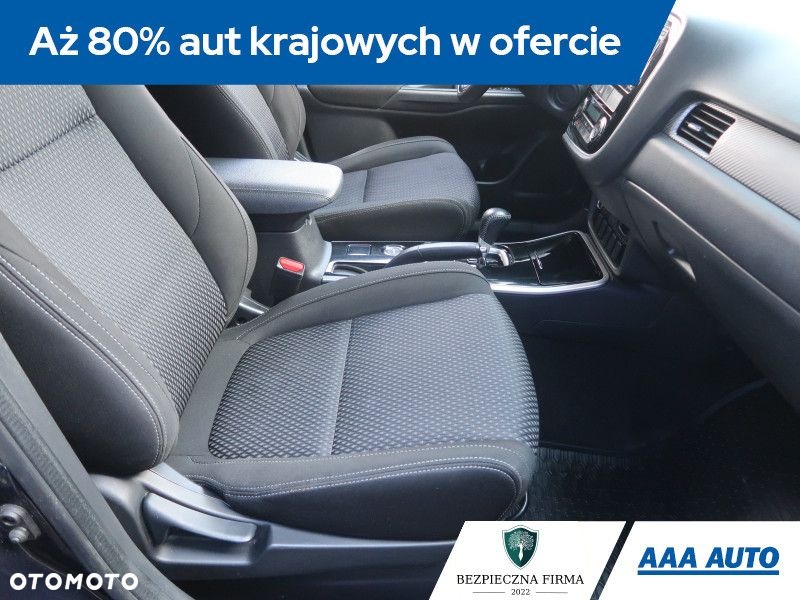 Mitsubishi Outlander - 10