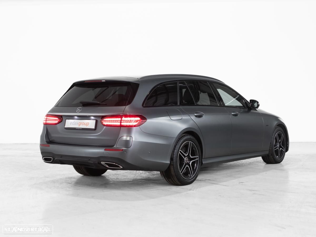 Mercedes-Benz E 300 de AMG Line - 3