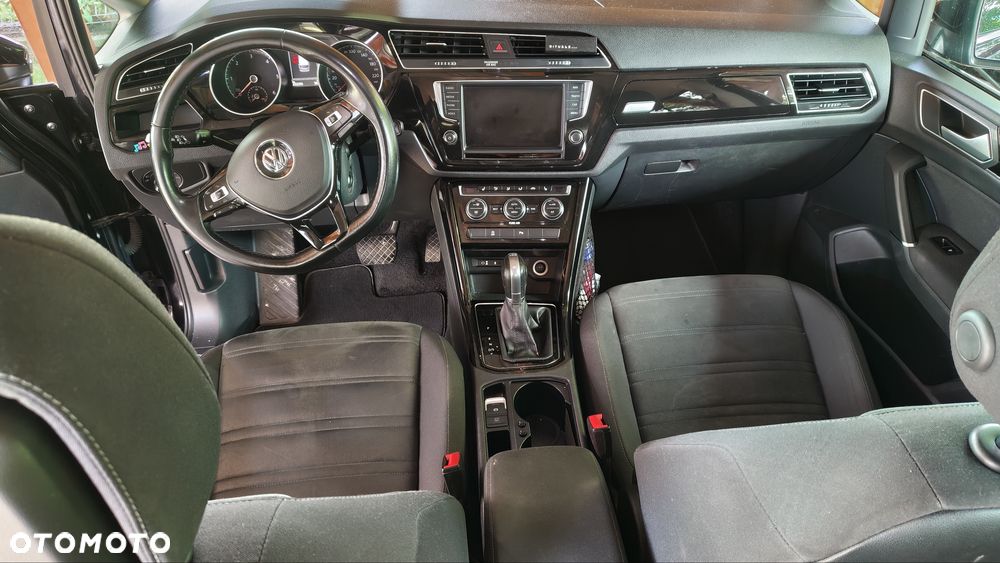 Volkswagen Touran - 4
