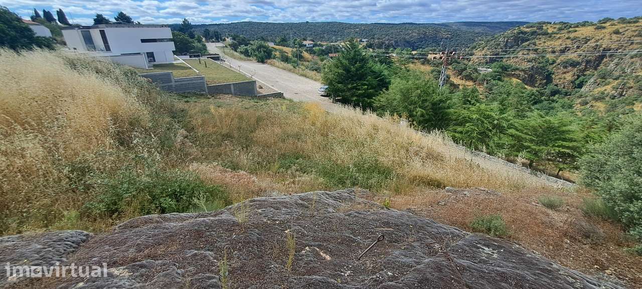 Terreno para construção, Bairro Verde, Miranda do Douro - Grande imagem: 2/25