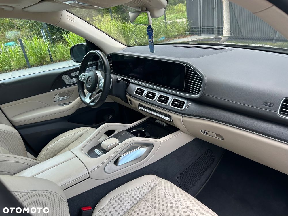 Mercedes-Benz GLS - 18