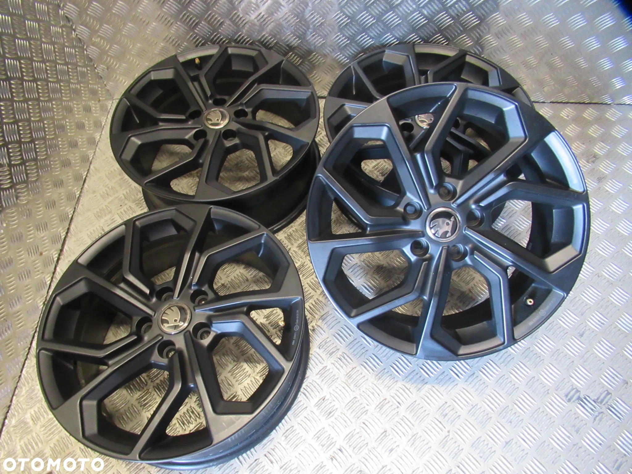 NOWE felgi MG Skoda Octavia Superb Karoq Yeti Vw Golf Passat T-Rock Touran Tiguan Audi A3 A4 7Jx17 et41 5x112 - 2