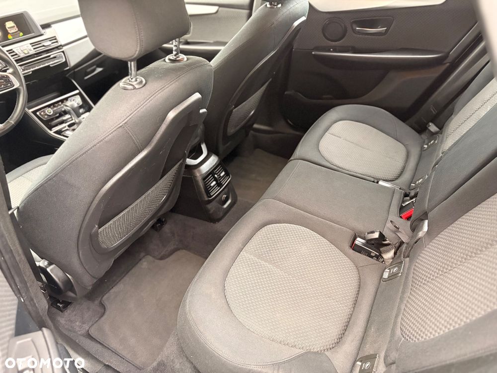 BMW Seria 2 216d - 15