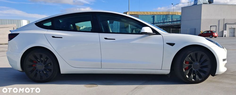 Tesla Model 3 - 4
