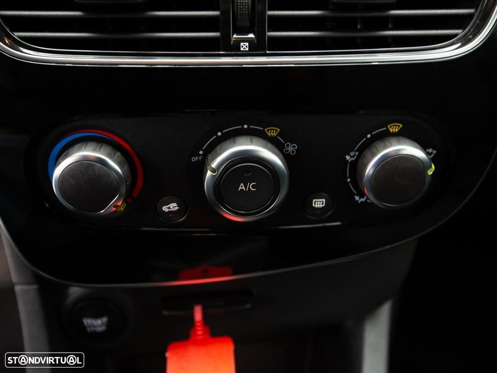 Renault Clio Van - 14