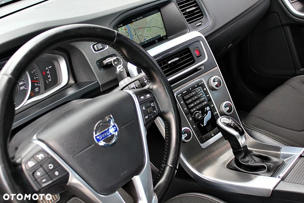 Volvo V60 D2 Geartronic Momentum - 30