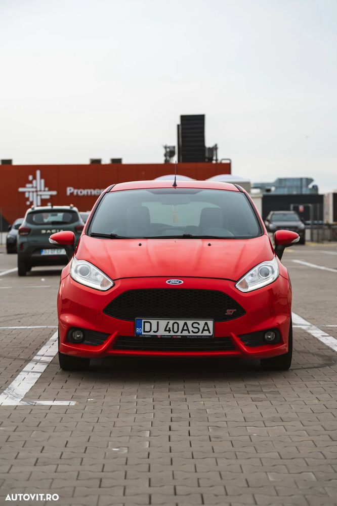 Ford Fiesta 1.6 ST - 24