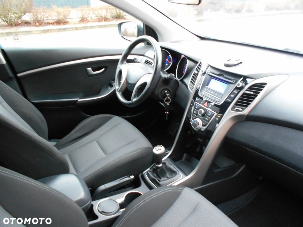 Hyundai i30 1.4 CRDi Advantage - 11