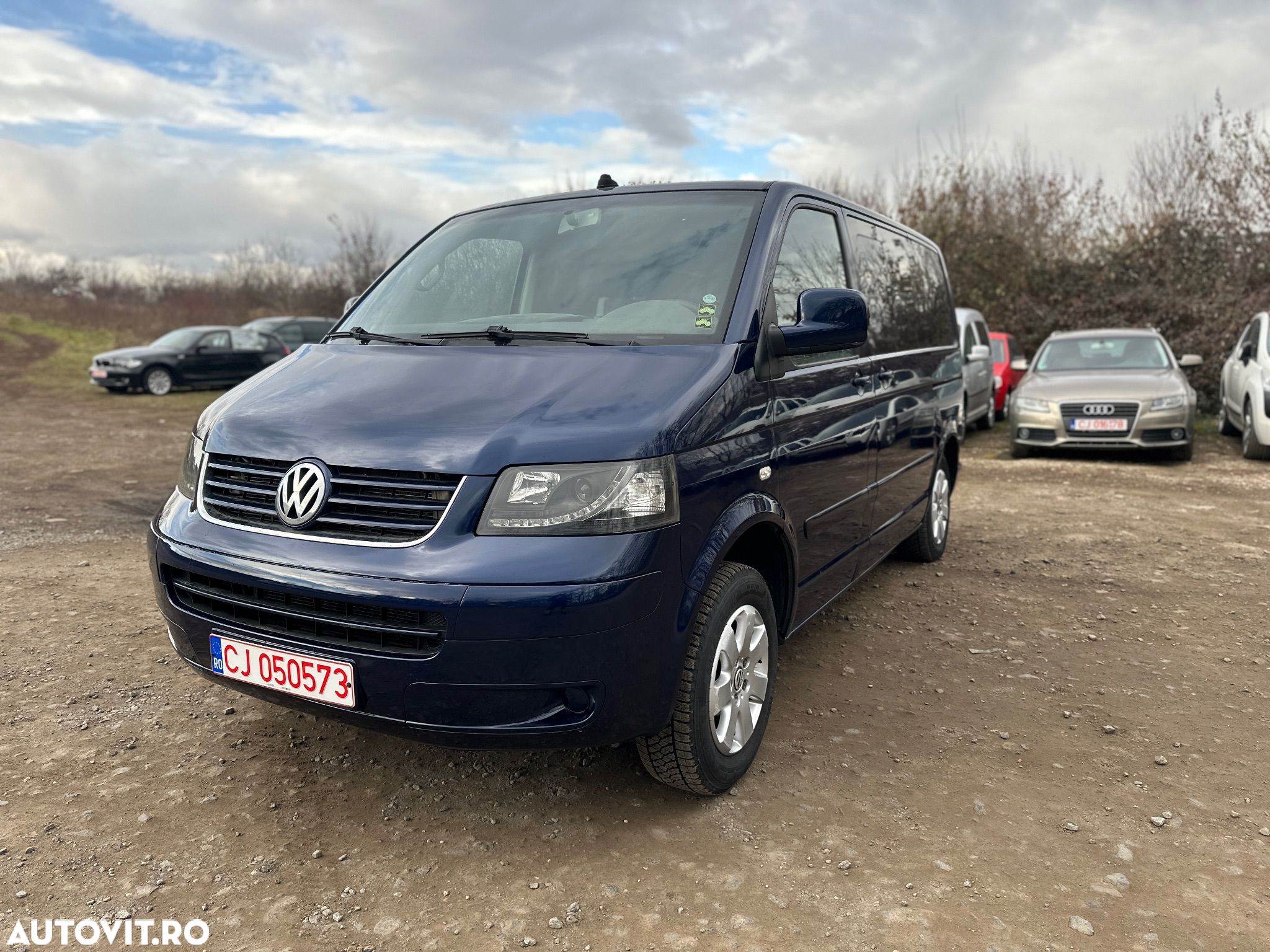 Volkswagen Multivan - 1