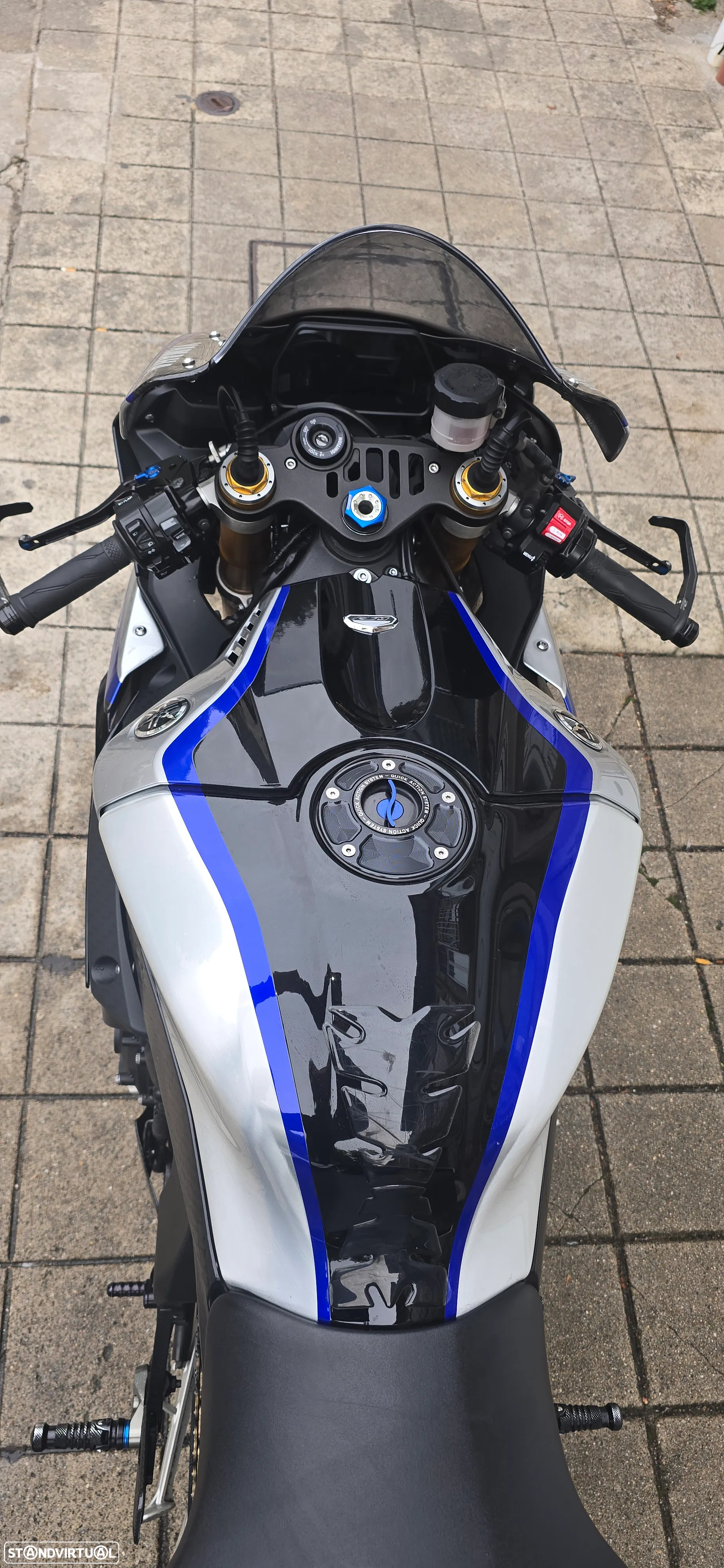 Yamaha YZF R1 M Carbon - 3