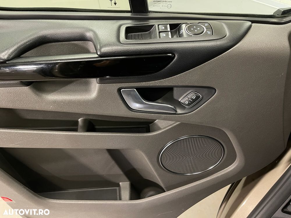 Ford Tourneo Custom Bus 320 2.0 EcoBlue 185 CP L2H1 Titanium Aut. - 29