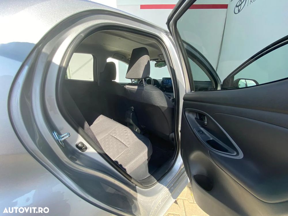 Toyota Yaris - 12