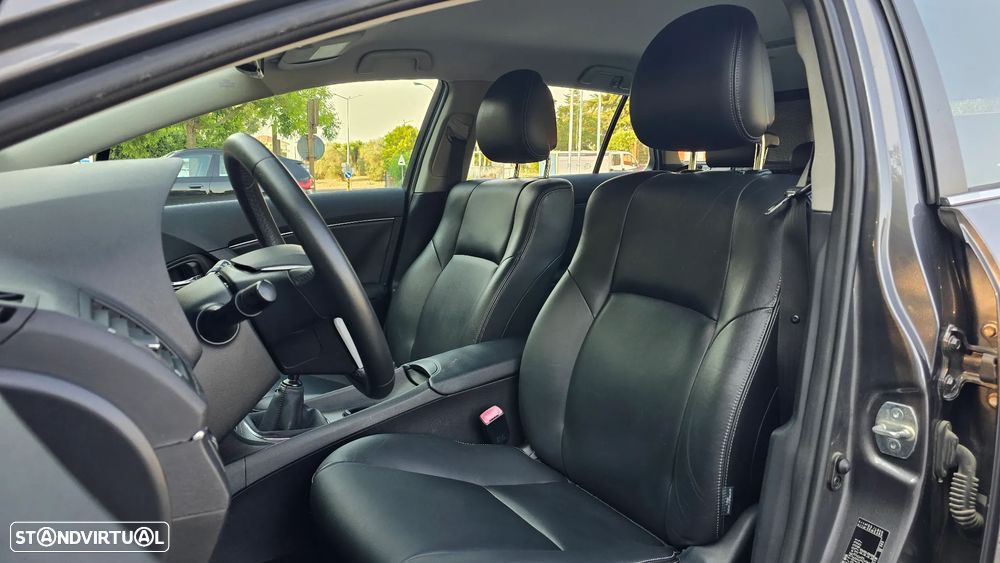 Toyota Avensis SD 2.0 D-4D Exclusive +Pele+GPS - 35