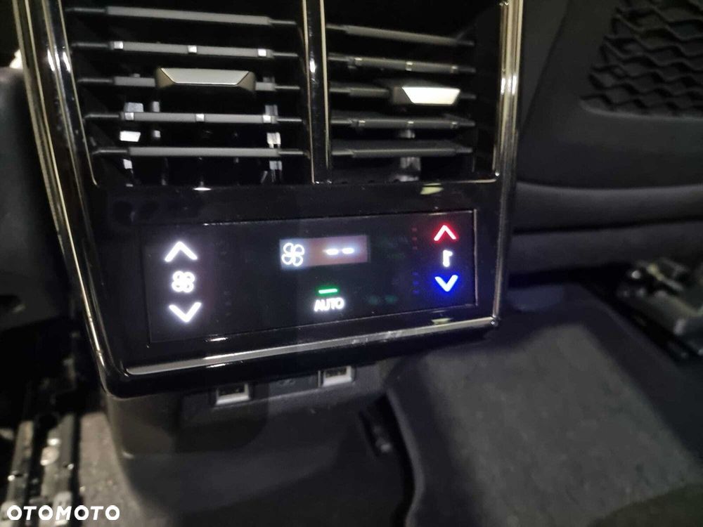 DS Automobiles DS 7 Crossback - 24