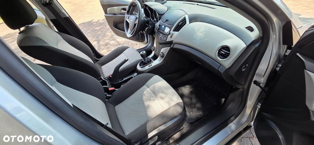 Chevrolet Cruze 1.6 LS - 20