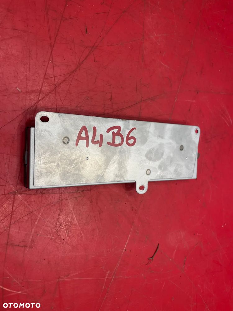 AUDI A4 B6 WZMACNIACZ ANTENOWY 8E9035225P - 4