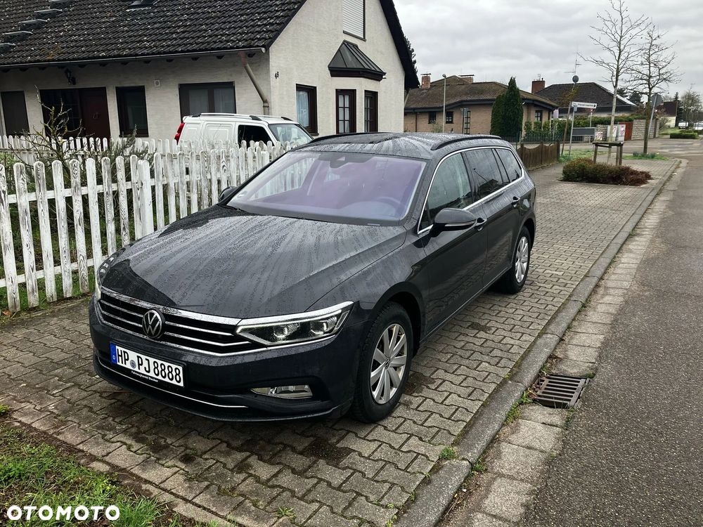 Volkswagen Passat - 2
