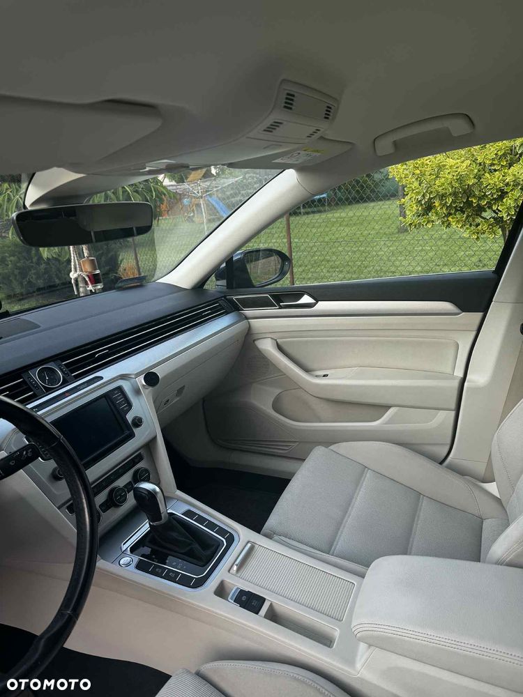 Volkswagen Passat - 6