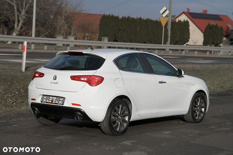 Alfa Romeo Giulietta 2.0 JTDM 16V - 2