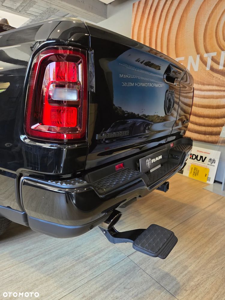 RAM 1500 Laramie Night Premium - 20