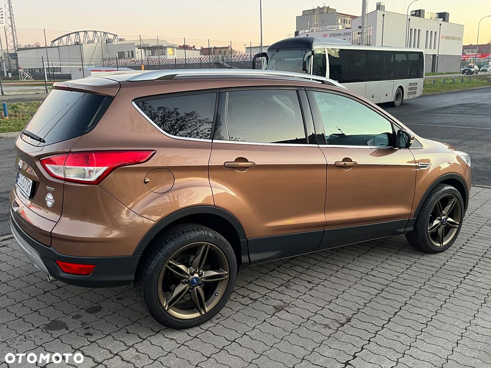 Ford Kuga 1.6 EcoBoost 2x4 Titanium - 9