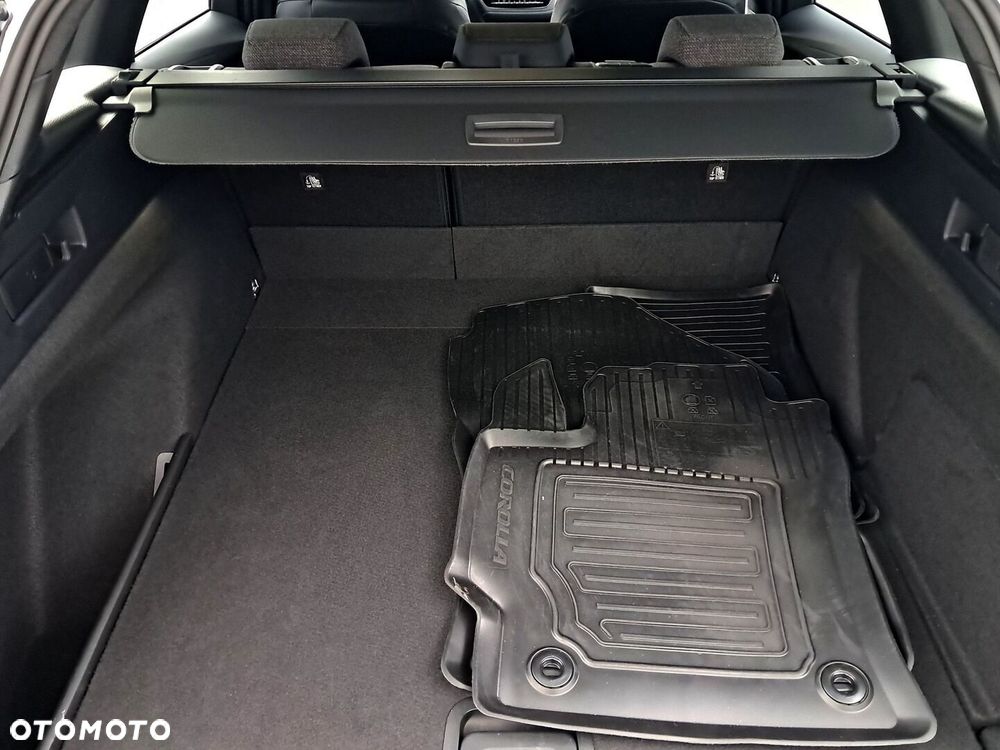 Toyota Corolla - 11