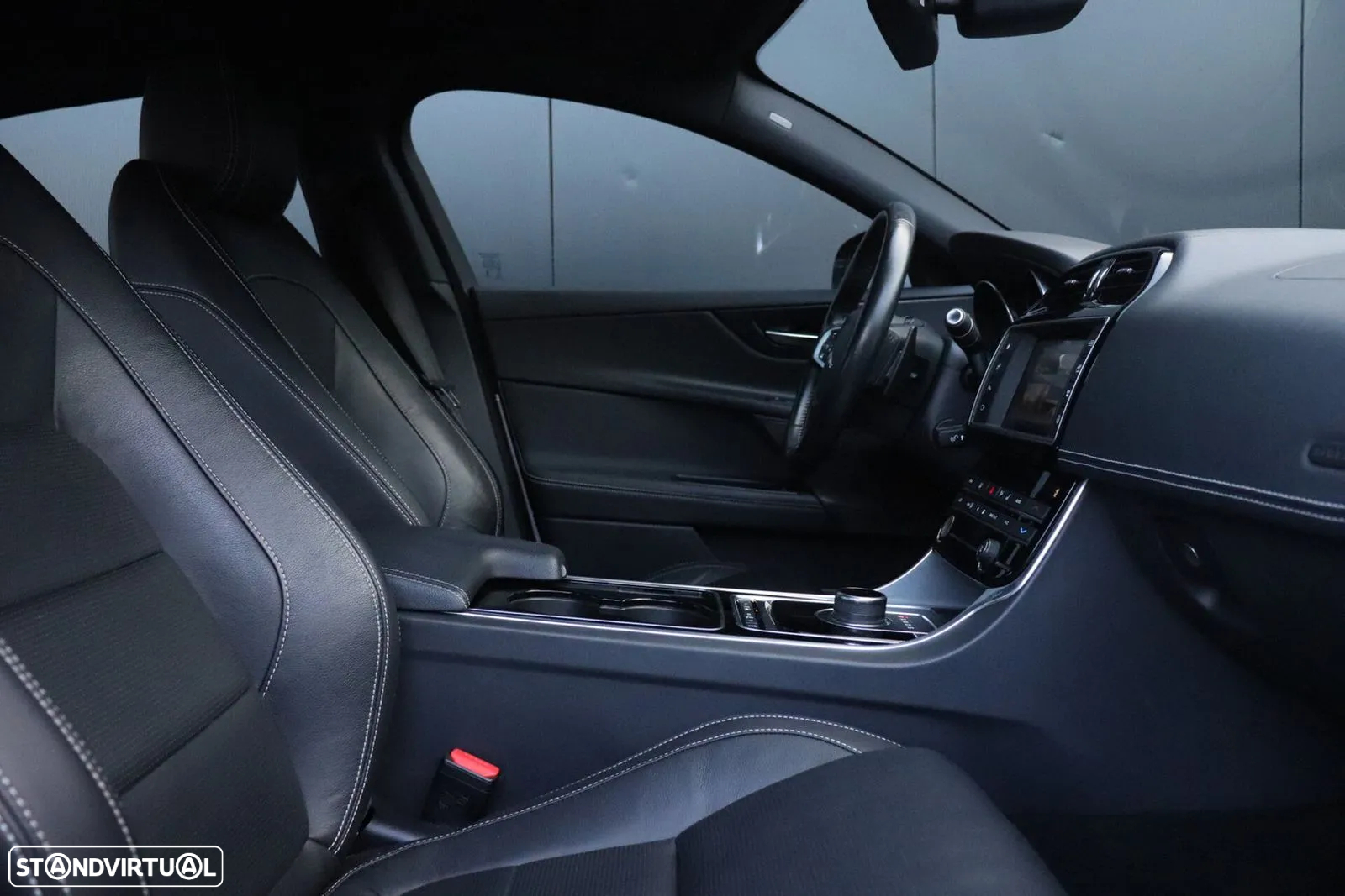 Jaguar XE 2.0 D R-Sport Aut. - 7