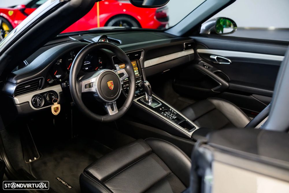 Porsche 911 (991) Carrera 4 GTS PDK - 15