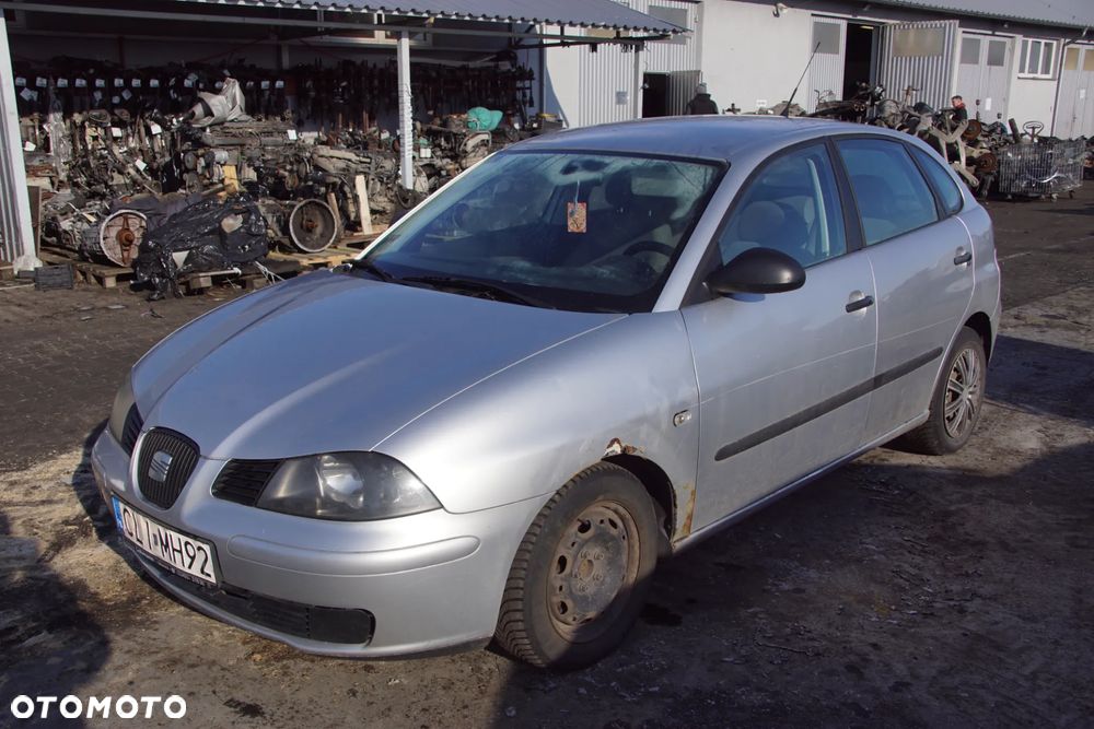Auto na części - Seat Ibiza III 1.2 12V 64 KM AZQ GSB LS7N 2003R Silnik Skrzynia Drzwi Maska Klapa Zderzak Błotnik Szyba Lusterko Klamka Lampa Deska Kokpit Sterownik Moduł Czujnik Licznik Panel Kierownica - 7