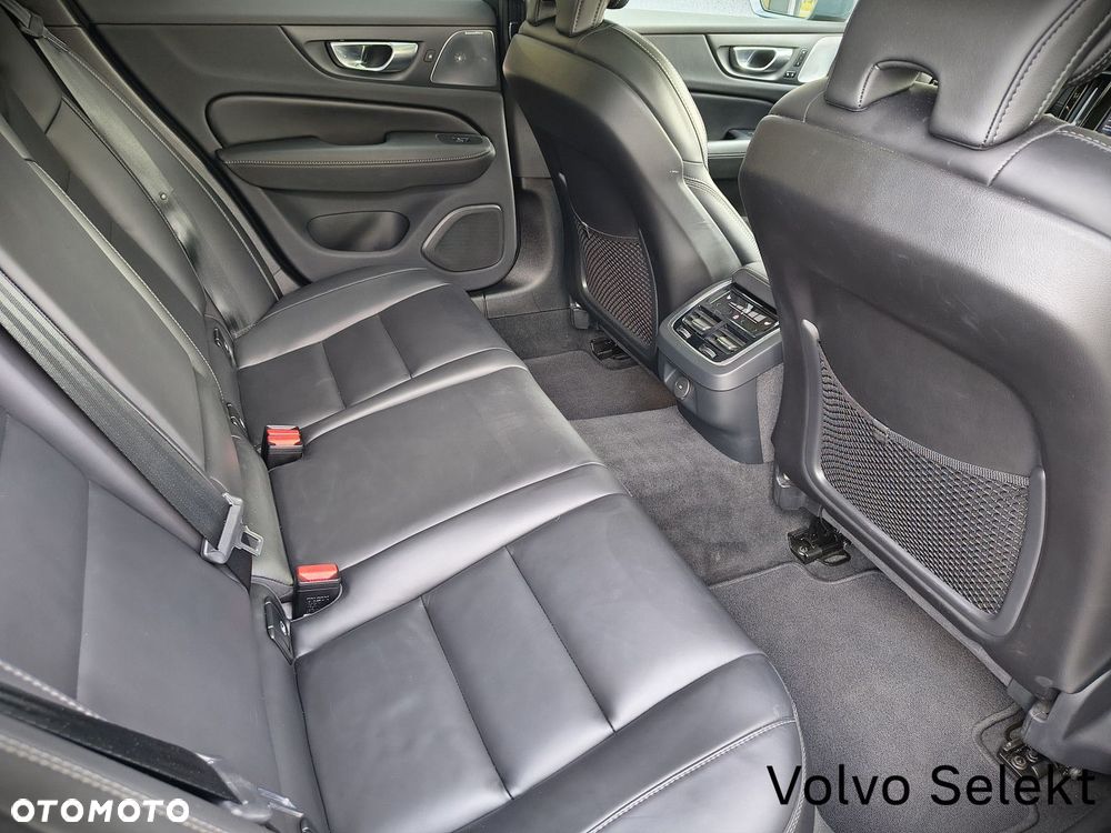 Volvo V60 Cross Country - 27