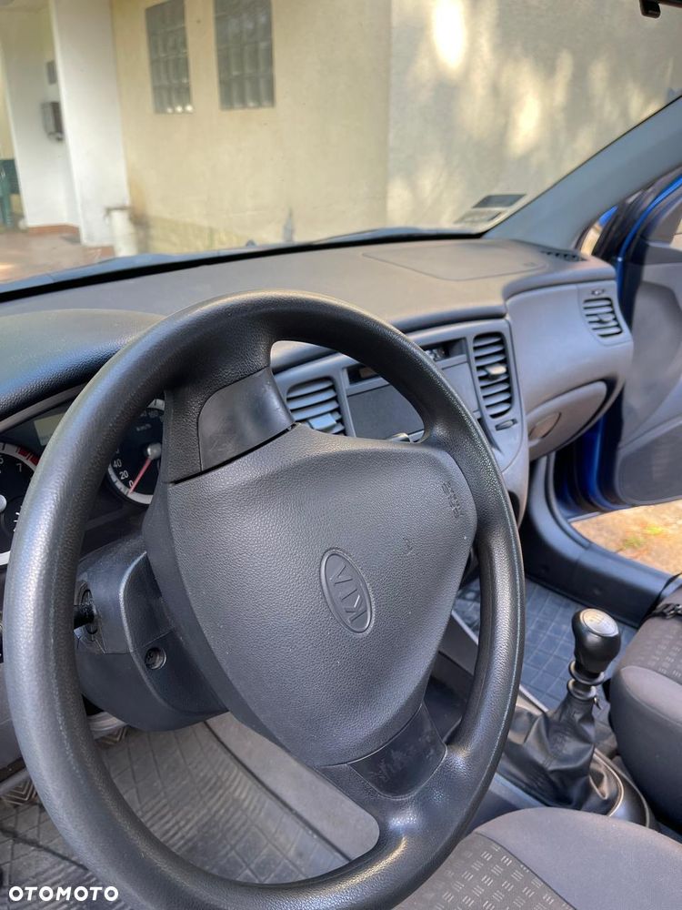 Kia Rio 1.4 Family - 9
