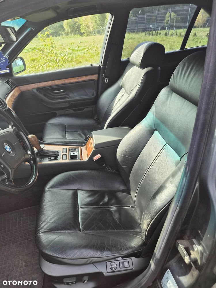 BMW Seria 7 - 10