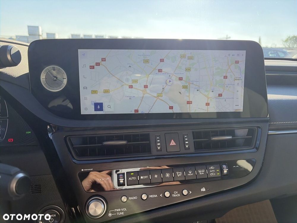 Lexus ES 300h Business Edition - 20