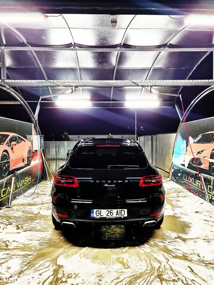 Porsche Macan - 1