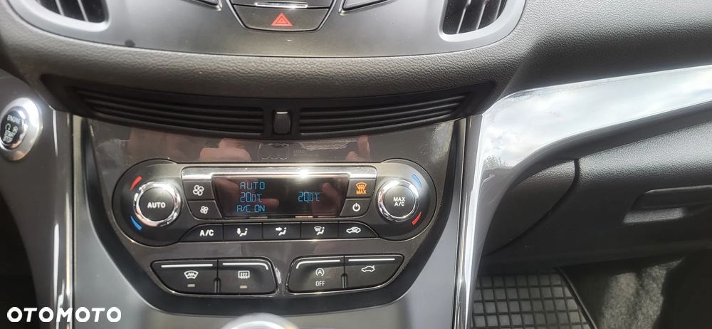 Ford Kuga 2.0 TDCi 4WD Titanium - 4